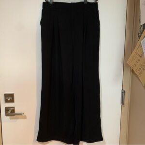 HALARA Women’s VIRAL NWOT LP High Waist Black Waffle Pants w elastic waistband.